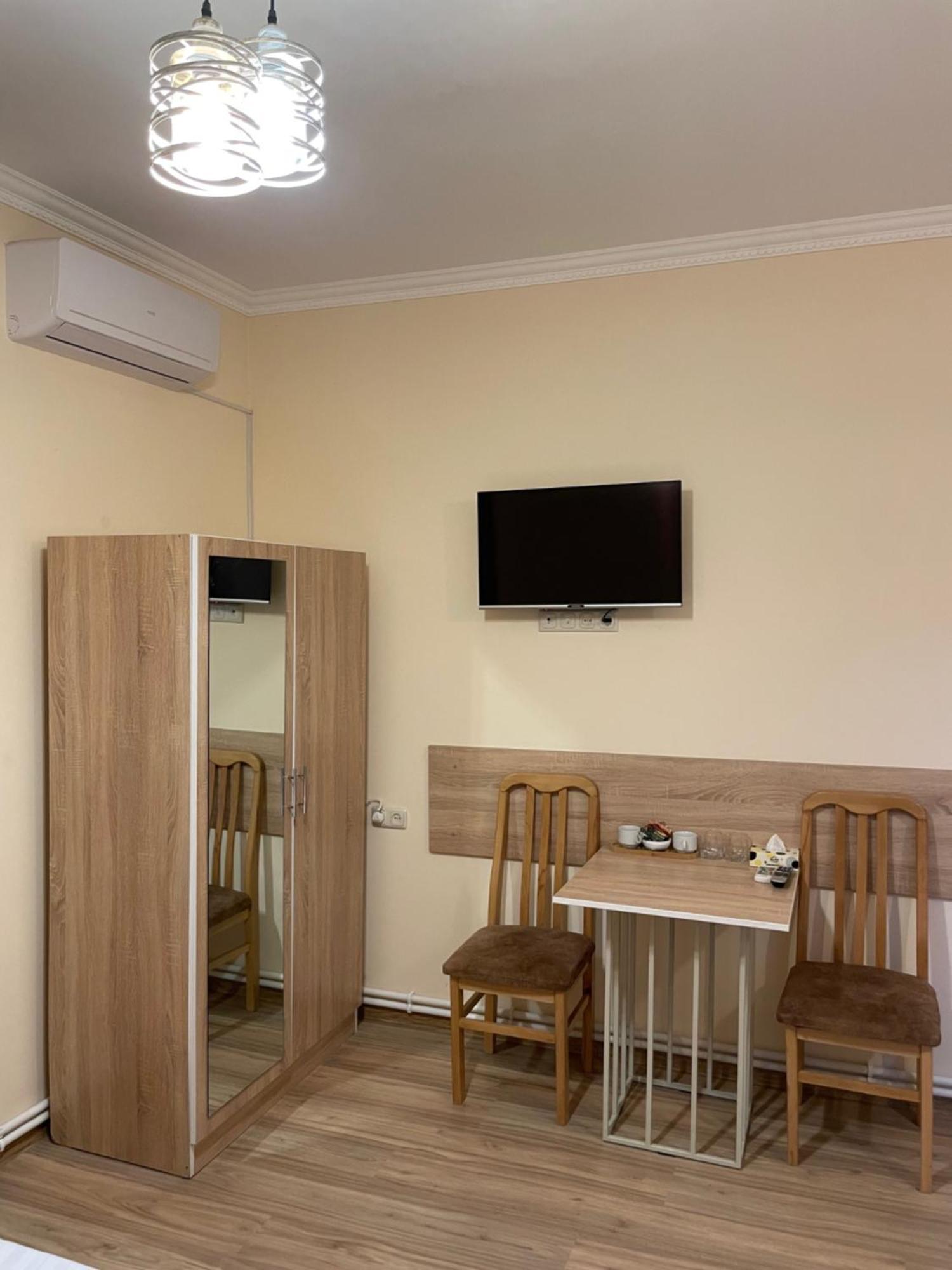 Decca Hotel Γιερεβάν Εξωτερικό φωτογραφία