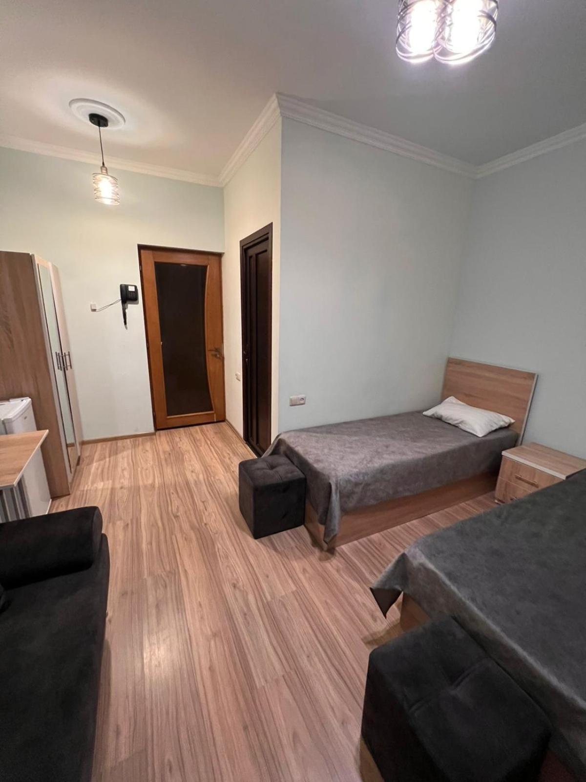 Decca Hotel Γιερεβάν Εξωτερικό φωτογραφία