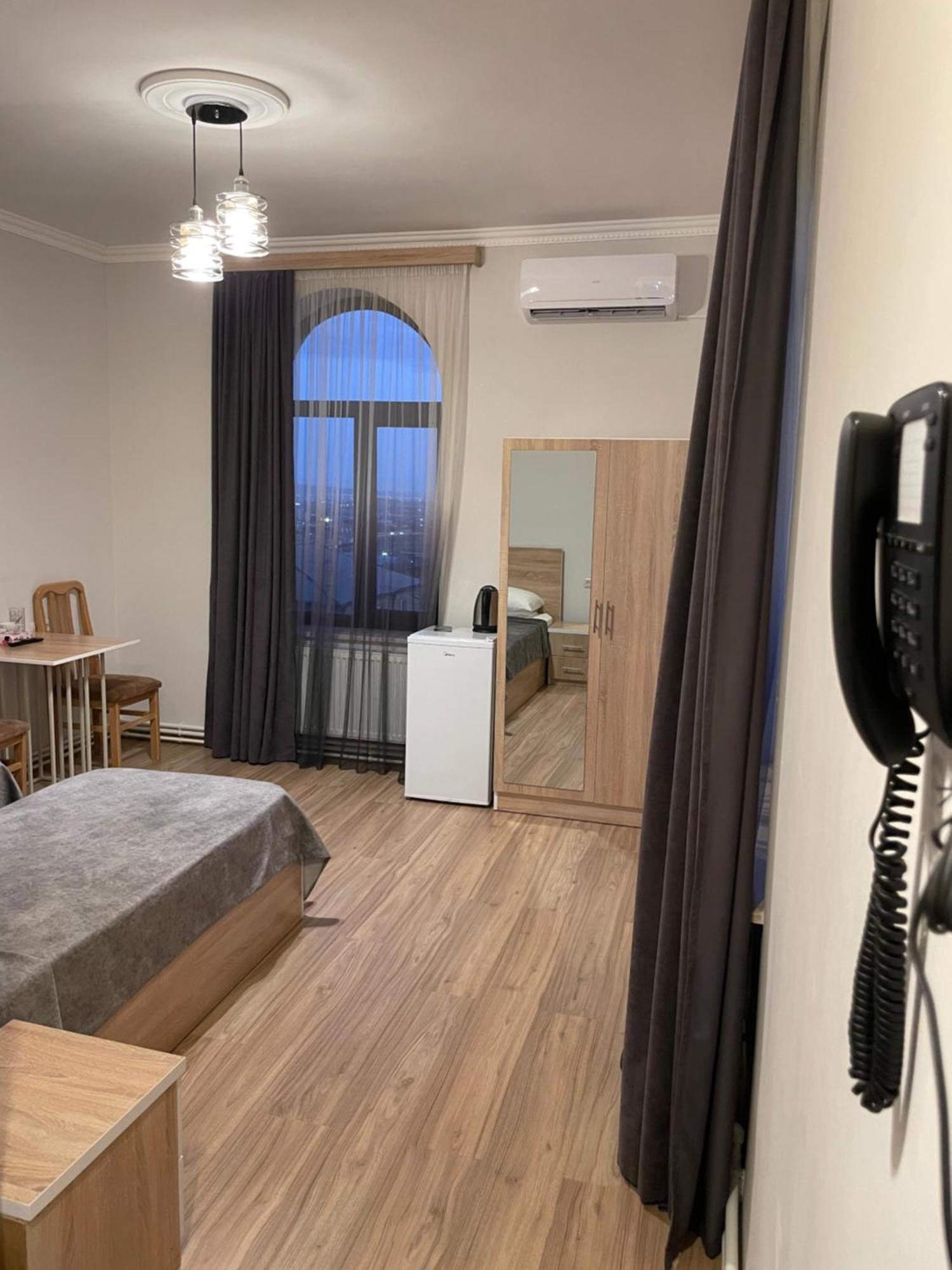 Decca Hotel Γιερεβάν Εξωτερικό φωτογραφία