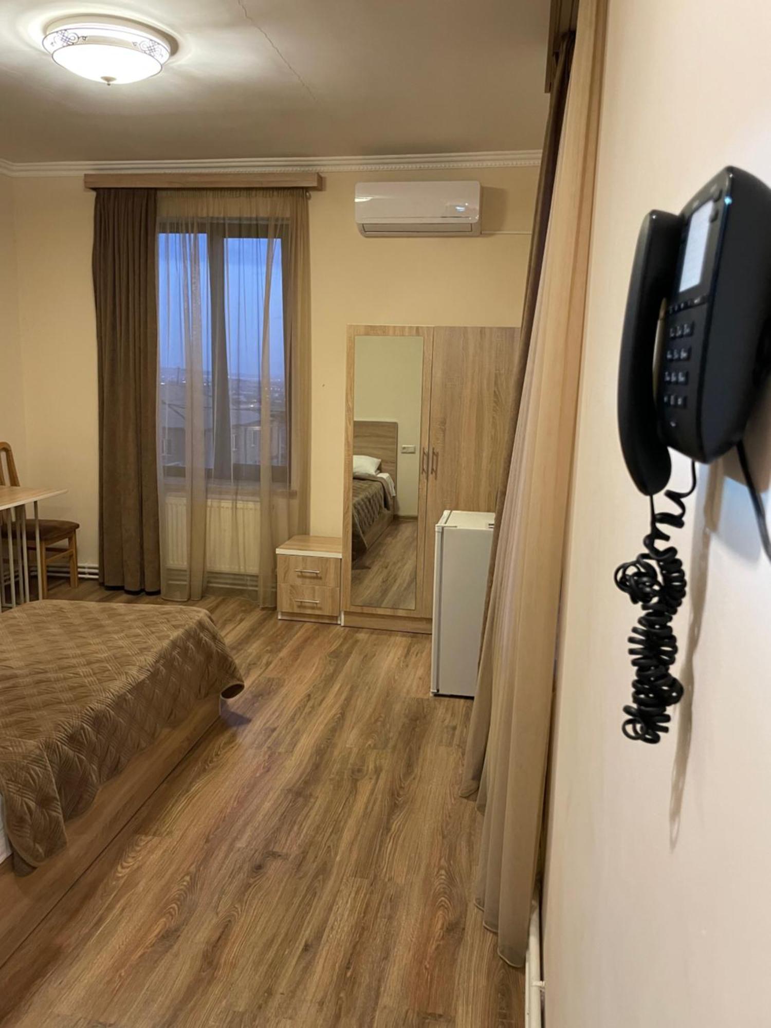 Decca Hotel Γιερεβάν Εξωτερικό φωτογραφία